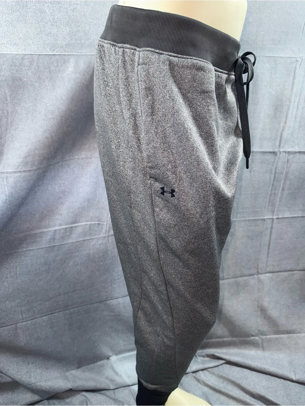 2930-Under Armour Men's Heather Gray & Black Jogger Sweatpants